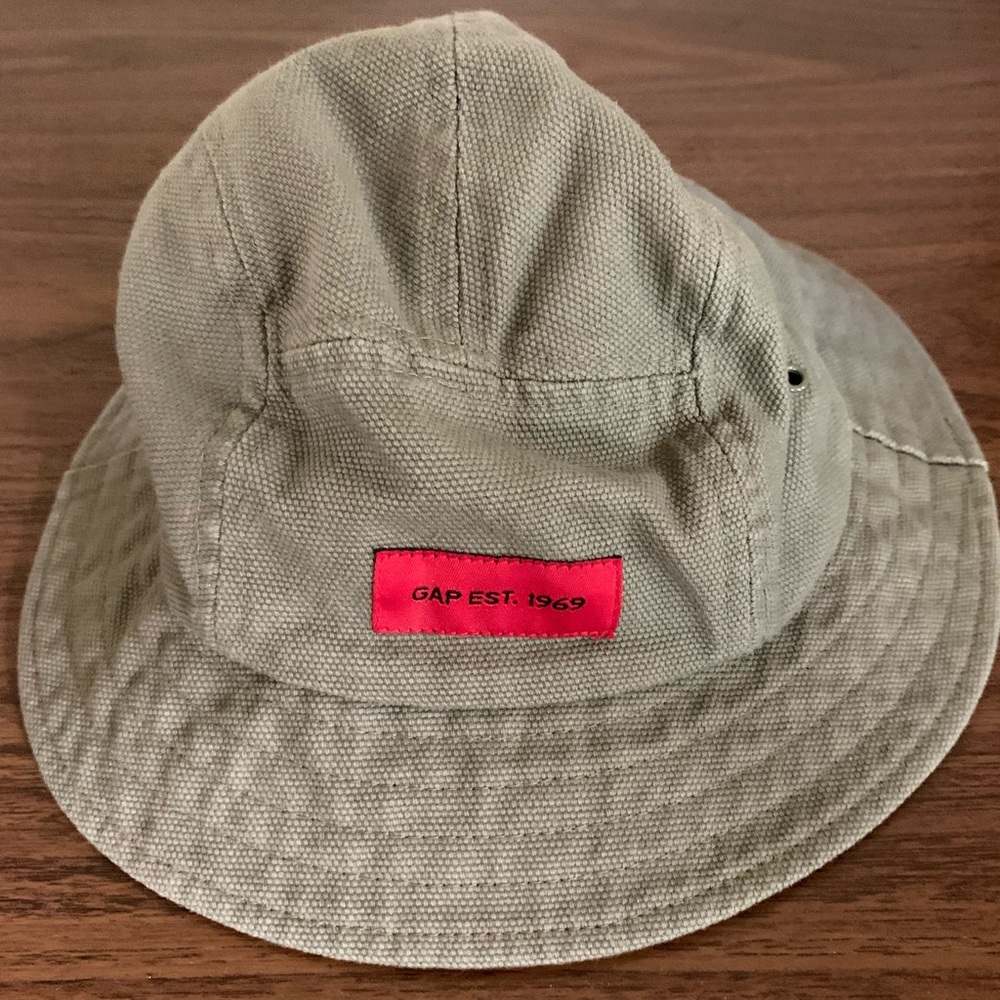 Gap Kids bucket hat